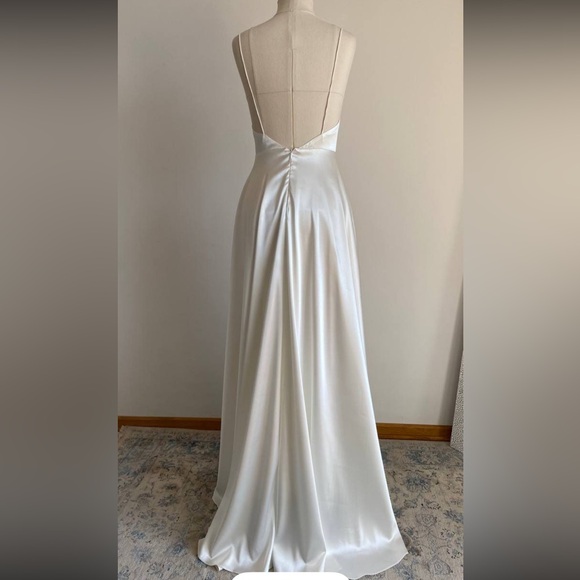 Silk wedding dress - Picture 3 of 12